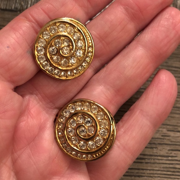 Vintage Swirl Rhinestone Clip Earrings - Picture 13 of 13